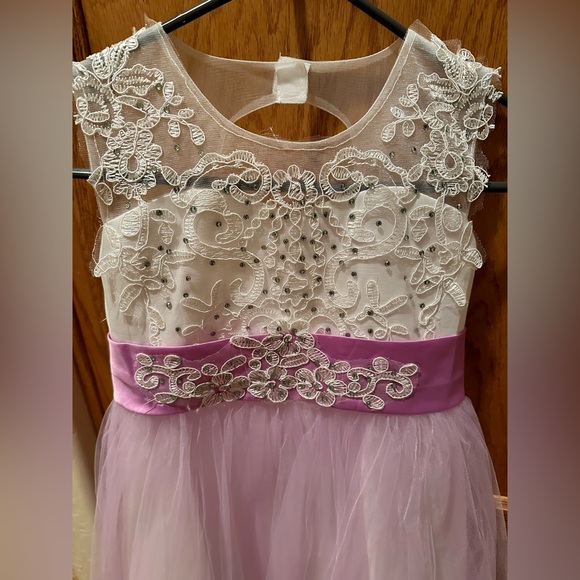 Lavender & White Princess Dress - Picture 2 of 4